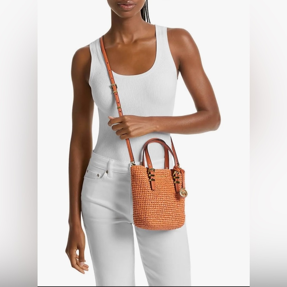 MICHAEL Michael Kors
Quinn XS North-South Tote Crossbody Bag Orange Punch
